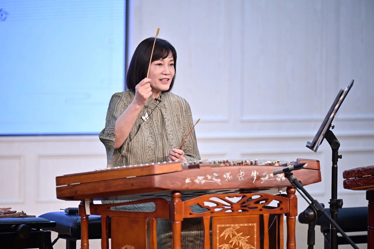 李玲玲教授《弦上生花——现代扬琴五大类演奏技法与艺术特色》专题讲座在中国音乐学院附中成功举办